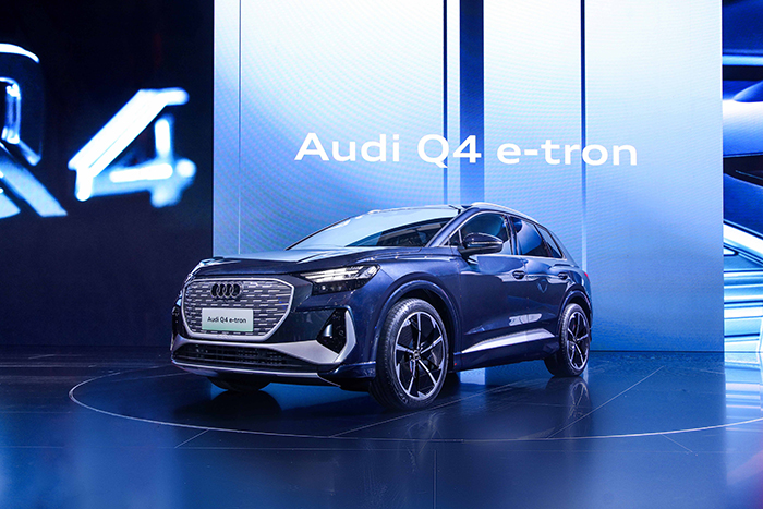 2.代表“电动豪华”的奥迪Q4 e-tron完成中国首发，将凭借纯正德系豪华电动SUV的领先气魄，为用户带来电动出行时代的全新体验.jpg